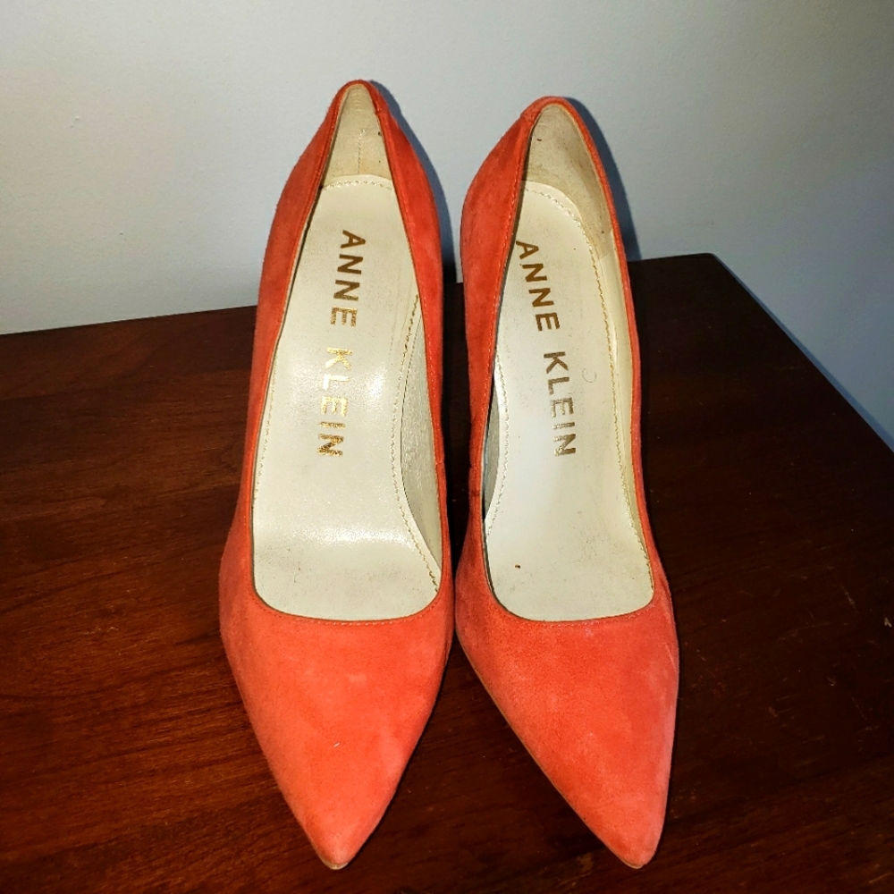 Anne Klein block Heels